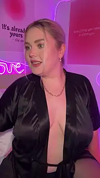 Snapshot of April_Vancee chatting on June 2026 05:08:02 PM April Vancee online show from June 2026 05:08:02 PM