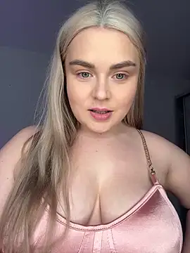 Snapshot of April_Vancee chatting on March 2025 12:30:02 PM April Vancee online show from March 2025 12:30:02 PM