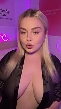 Snapshot of April_Vancee chatting on June 2026 04:41:01 PM April Vancee online show from June 2026 04:41:01 PM