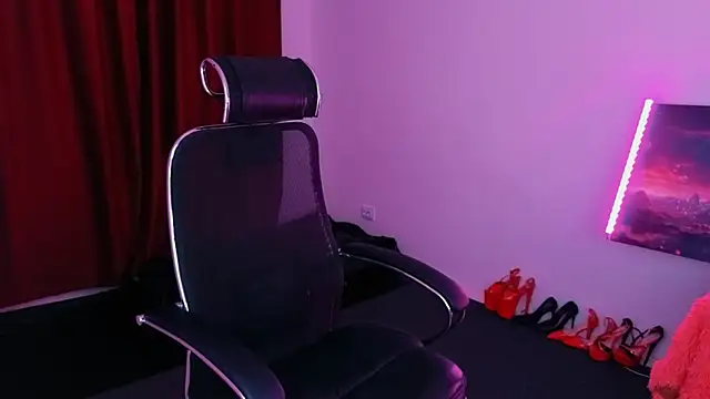 Miss Alice Silver online show from November 2025 03:24:01 PM