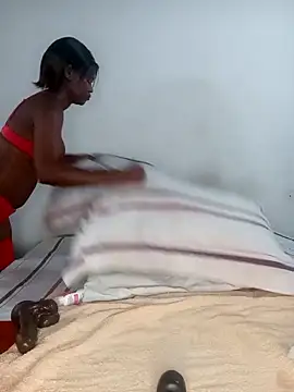 Snapshot of Missvixen81 chatting on February 2026 04:57:01 AM Missvixen81 online show from February 2026 04:57:01 AM