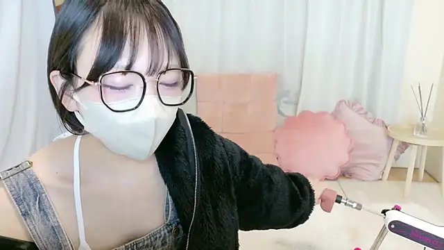 mami-pokoch online show from December 2025 02:18:01 PM