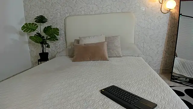 alanarouge online show from February 2026 11:21:02 AM