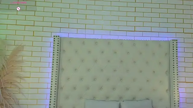 aurora collinss  online show from January 2026 12:19:01 PM