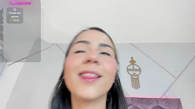 aurora collinss  online show from October 2025 12:40:02 PM