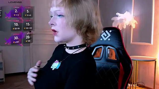 NicoleFlloret online show from October 2025 01:44:02 PM