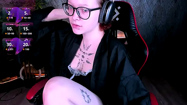 NicoleFlloret online show from September 2025 01:43:01 PM