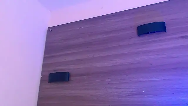 SashaNova online show from November 2025 04:01:02 AM