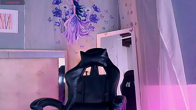 Emily Castillo 1 online show from April 2026 04:48:01 AM