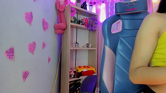 Olivia pretty  online show from March 2025 12:17:01 PM