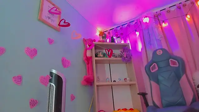 Olivia pretty  online show from March 2025 12:12:01 PM