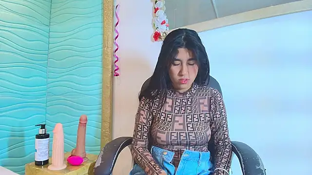 Mia Montess online show from February 2026 01:11:02 PM