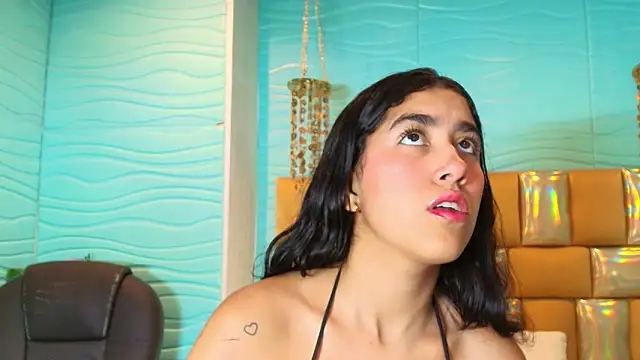 Mia Montess online show from February 2026 12:45:01 PM