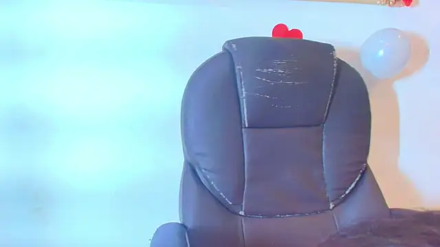 Mia Montess online show from February 2026 01:08:01 PM