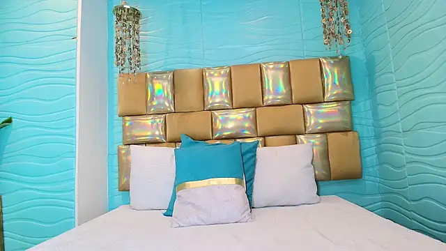 Mia Montess online show from November 2025 12:52:02 PM