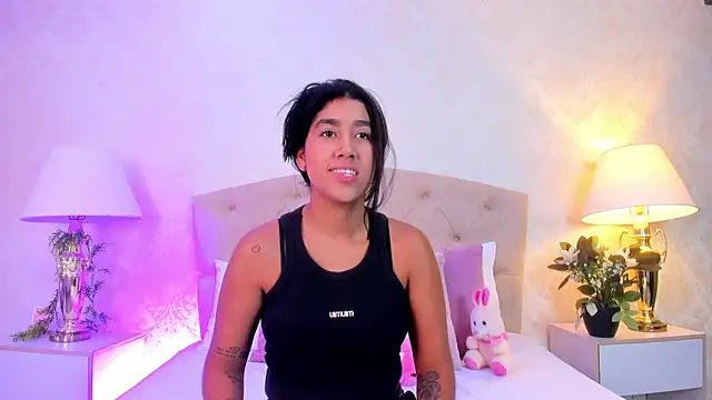 Mia Montess online show from June 2026 12:32:01 PM