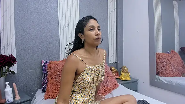 Lucy Canel online show from September 2025 07:24:02 PM