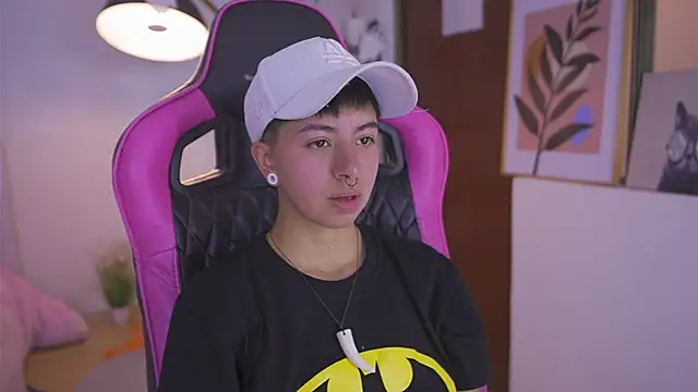 tommy blue online show from November 2025 12:20:01 PM