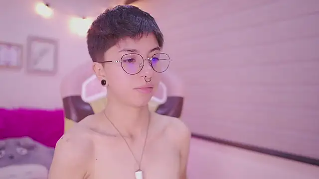 tommy blue online show from April 2026 01:57:01 AM