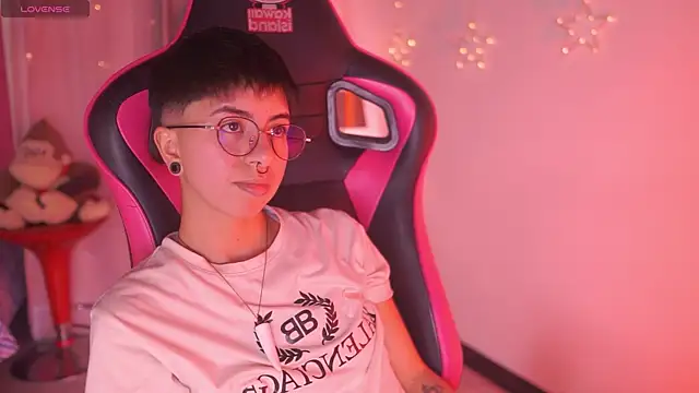 tommy blue online show from March 2026 12:34:02 AM