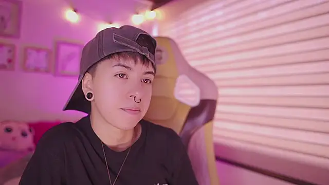 tommy blue online show from April 2026 12:50:02 PM