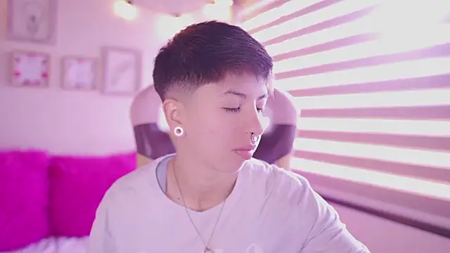 tommy blue online show from February 2026 12:29:01 PM