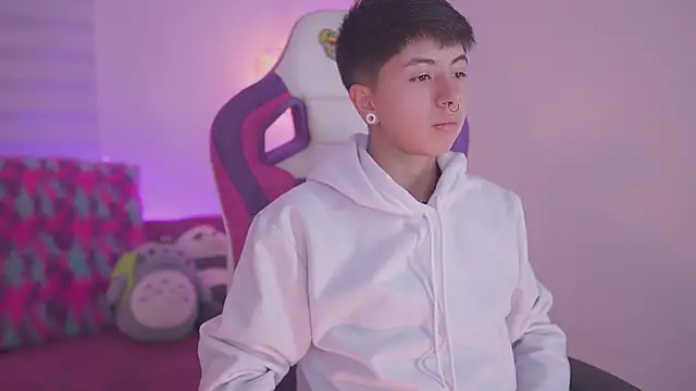 tommy blue online show from November 2025 12:43:02 PM