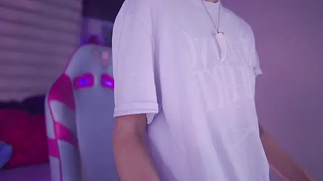 tommy blue online show from April 2026 01:19:01 AM