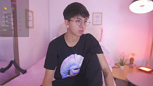 tommy blue online show from October 2025 01:34:01 PM