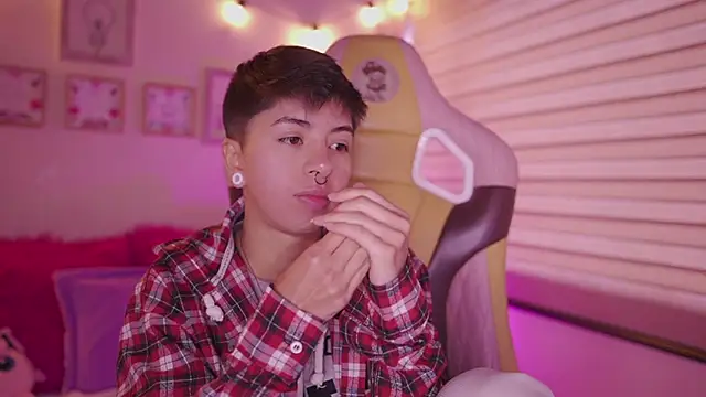 tommy blue online show from March 2026 12:38:01 PM