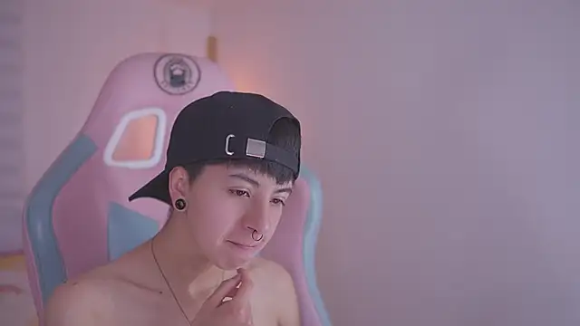 tommy blue online show from November 2025 12:27:02 PM