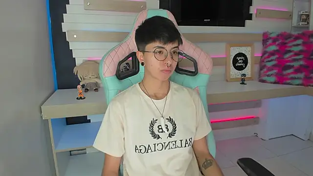 tommy blue online show from December 2025 07:13:01 PM