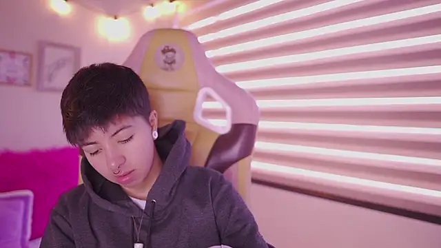 tommy blue online show from March 2026 12:33:02 PM