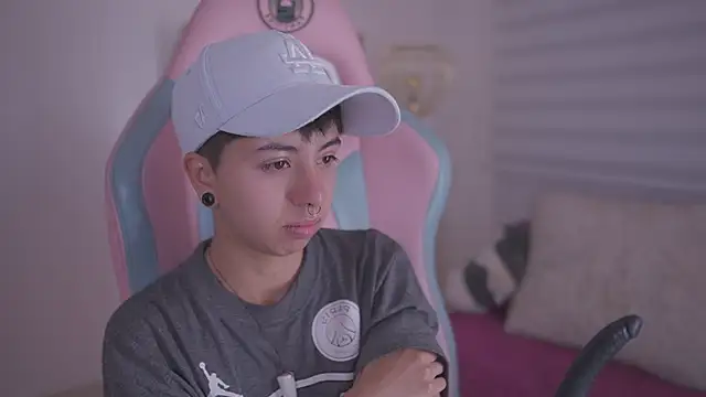 tommy blue online show from November 2025 12:38:01 PM