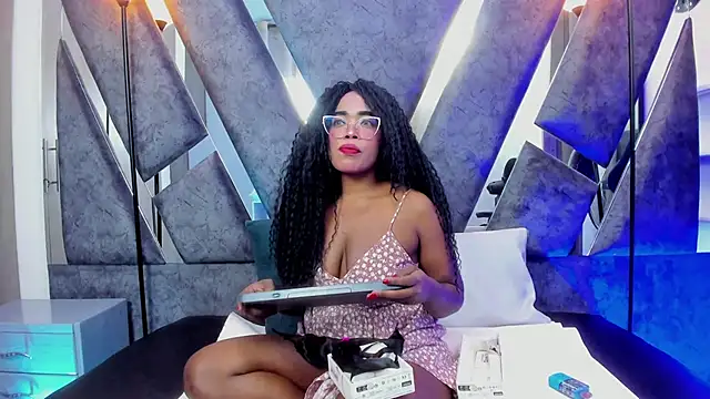 CandyMartinez  online show from October 2025 09:49:02 PM
