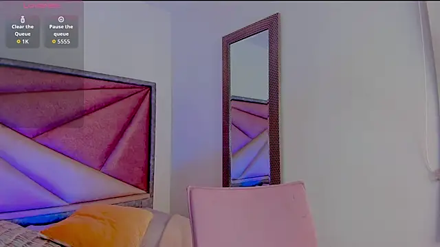 SaskiaGrendel online show from April 2026 12:07:01 AM