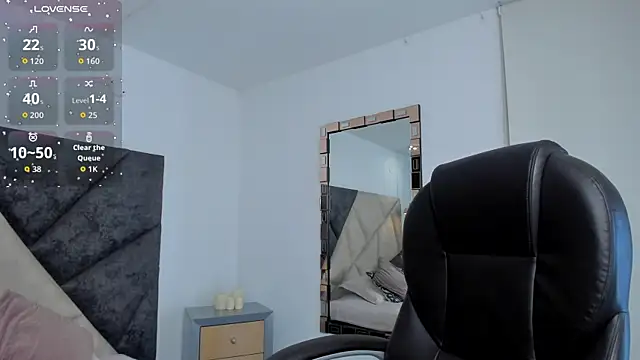 SaskiaGrendel online show from November 2025 12:11:02 AM