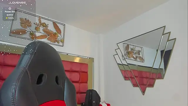 SaskiaGrendel online show from November 2025 12:14:01 AM