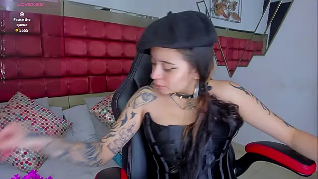 SaskiaGrendel online show from February 2026 12:10:02 AM