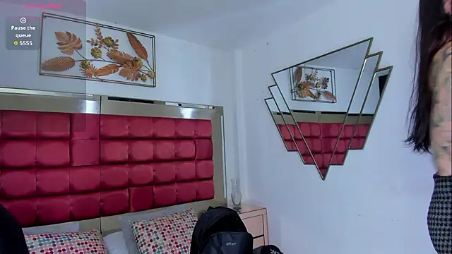 SaskiaGrendel online show from February 2026 12:28:01 AM