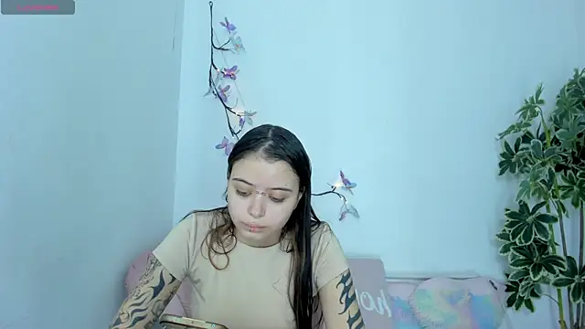 SaskiaGrendel online show from October 2025 06:07:02 PM