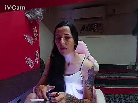 gatitahot-silvy online show from November 2025 10:32:01 PM
