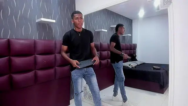 LexiAndDeker online show from October 2025 07:04:01 PM