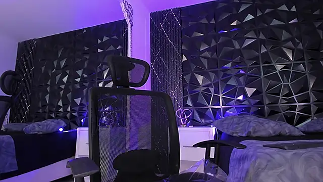 LexiAndDeker online show from December 2025 08:04:02 PM