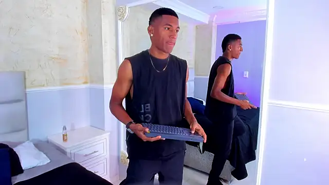 LexiAndDeker online show from September 2025 04:57:01 PM