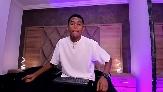 LexiAndDeker online show from November 2025 05:02:01 PM