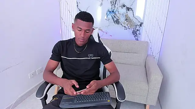 LexiAndDeker online show from September 2025 04:24:01 PM