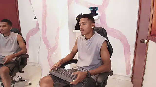 LexiAndDeker online show from September 2025 05:39:02 PM