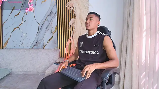 LexiAndDeker online show from December 2025 05:25:01 PM