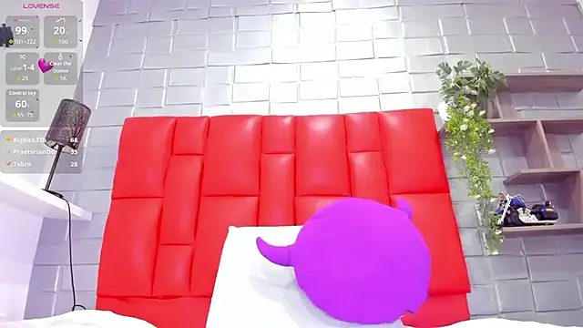 Taylorr evans online show from November 2025 04:22:02 PM